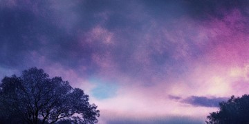 青紫色的天空出自哪首歌？